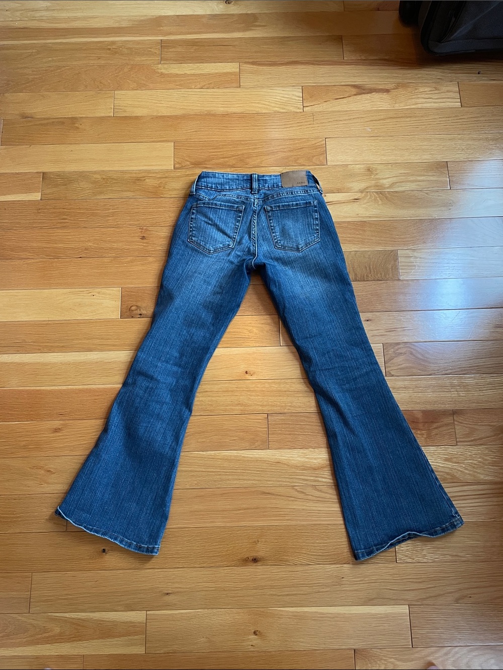 Aeropostale Low Rise Flare Jeans - Picture 4 of 4